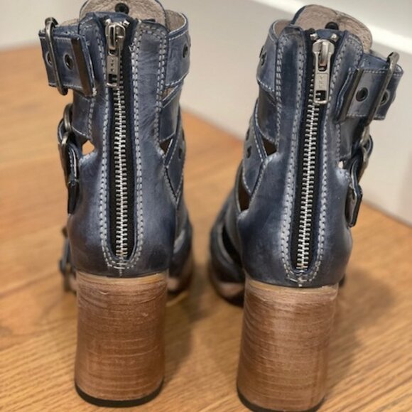 Freebird Joplin (Navy) size 6 - Picture 3 of 6